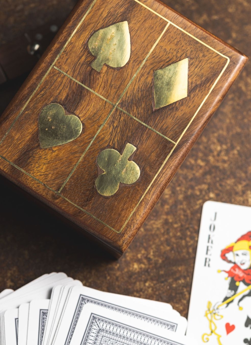 coffret en bois - jeux de carte