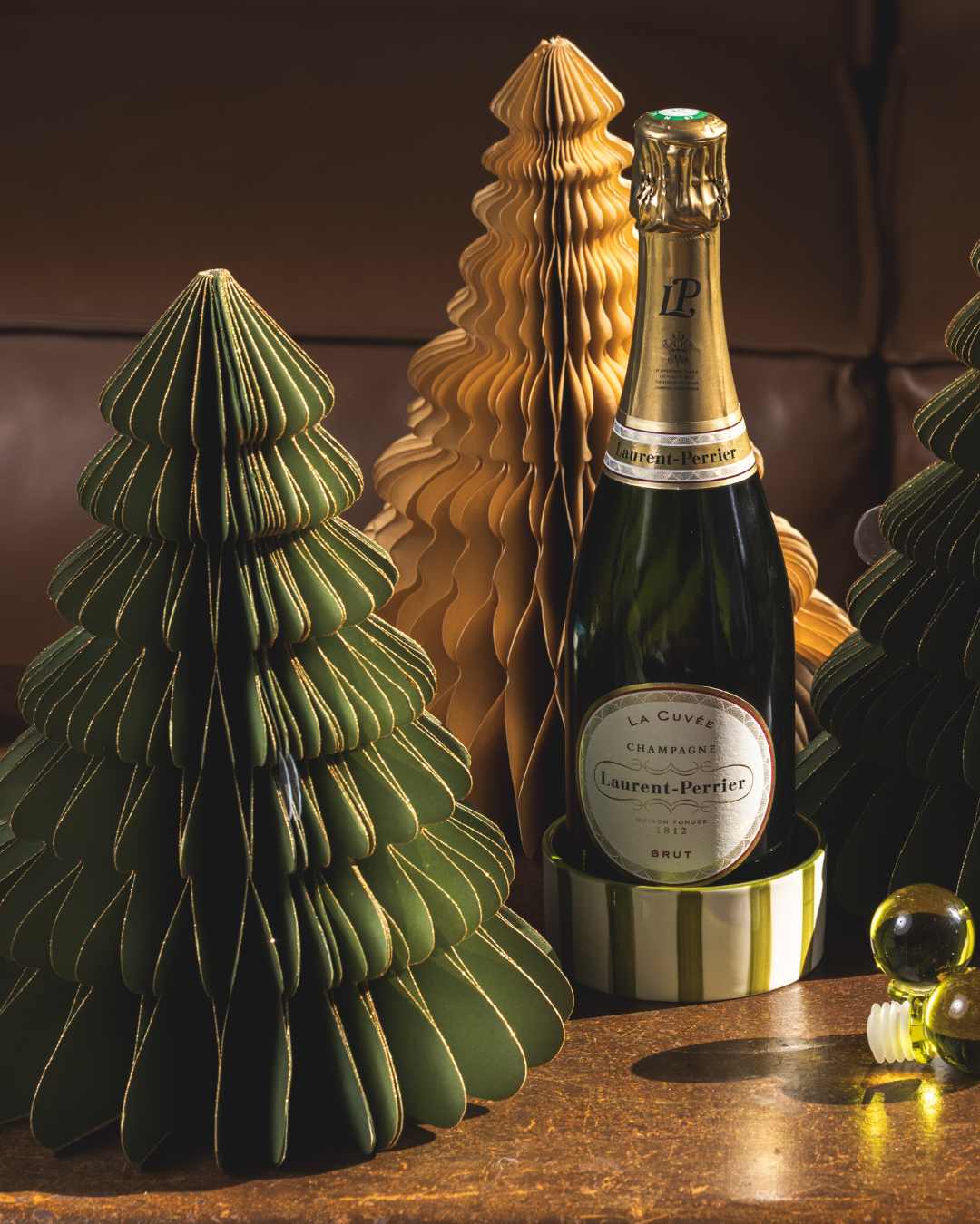 Sapin en Papier Aimanté – Style Accordéon Sapin en Papier Aimanté – Style Accordéon Magasin Central