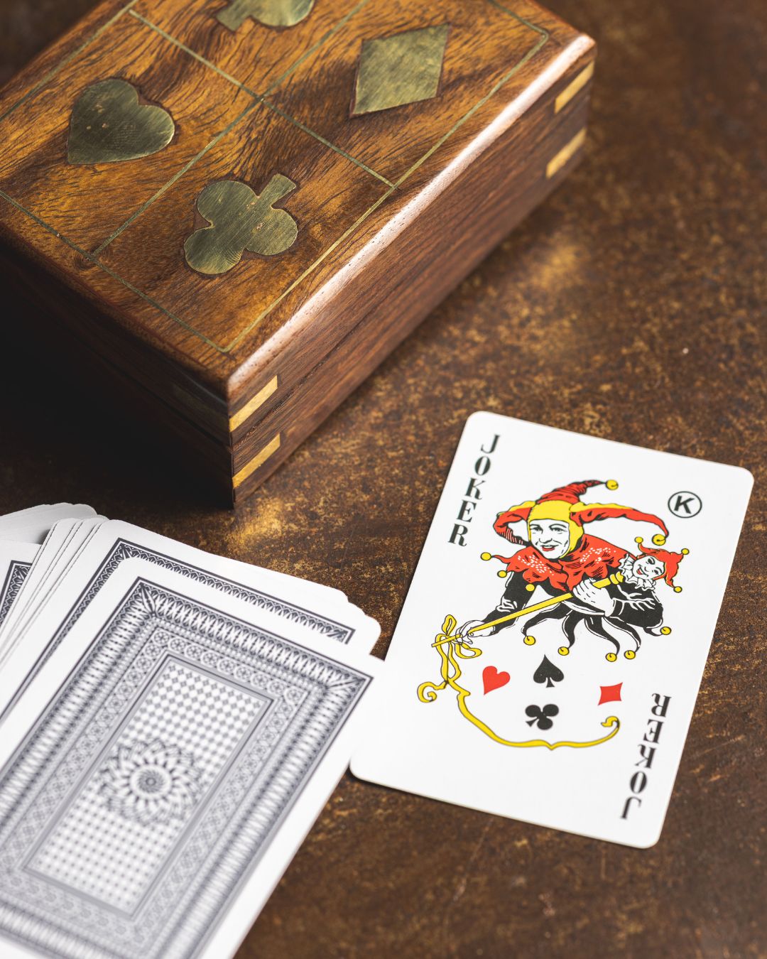 coffret en bois - jeux de carte