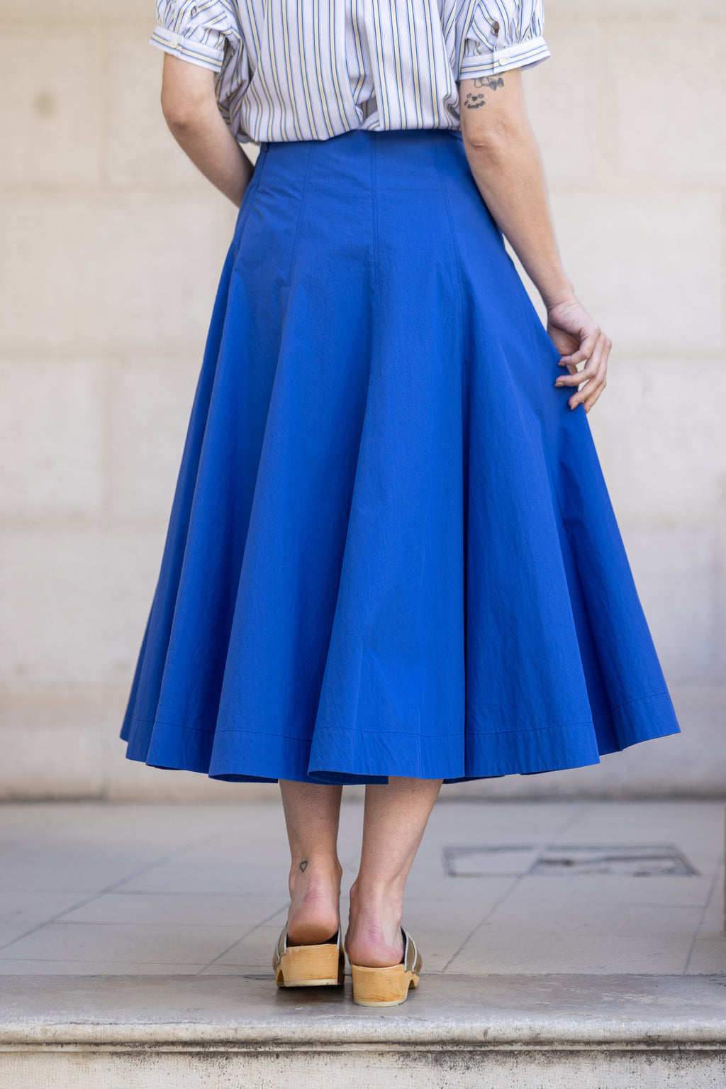 JUPE TANGLE NICHOLSON & NICHOLSON